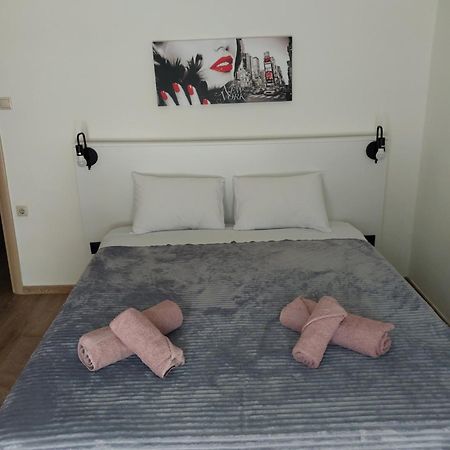 Anibo Studios & Apartments Zero Point 75 Salonicco Esterno foto